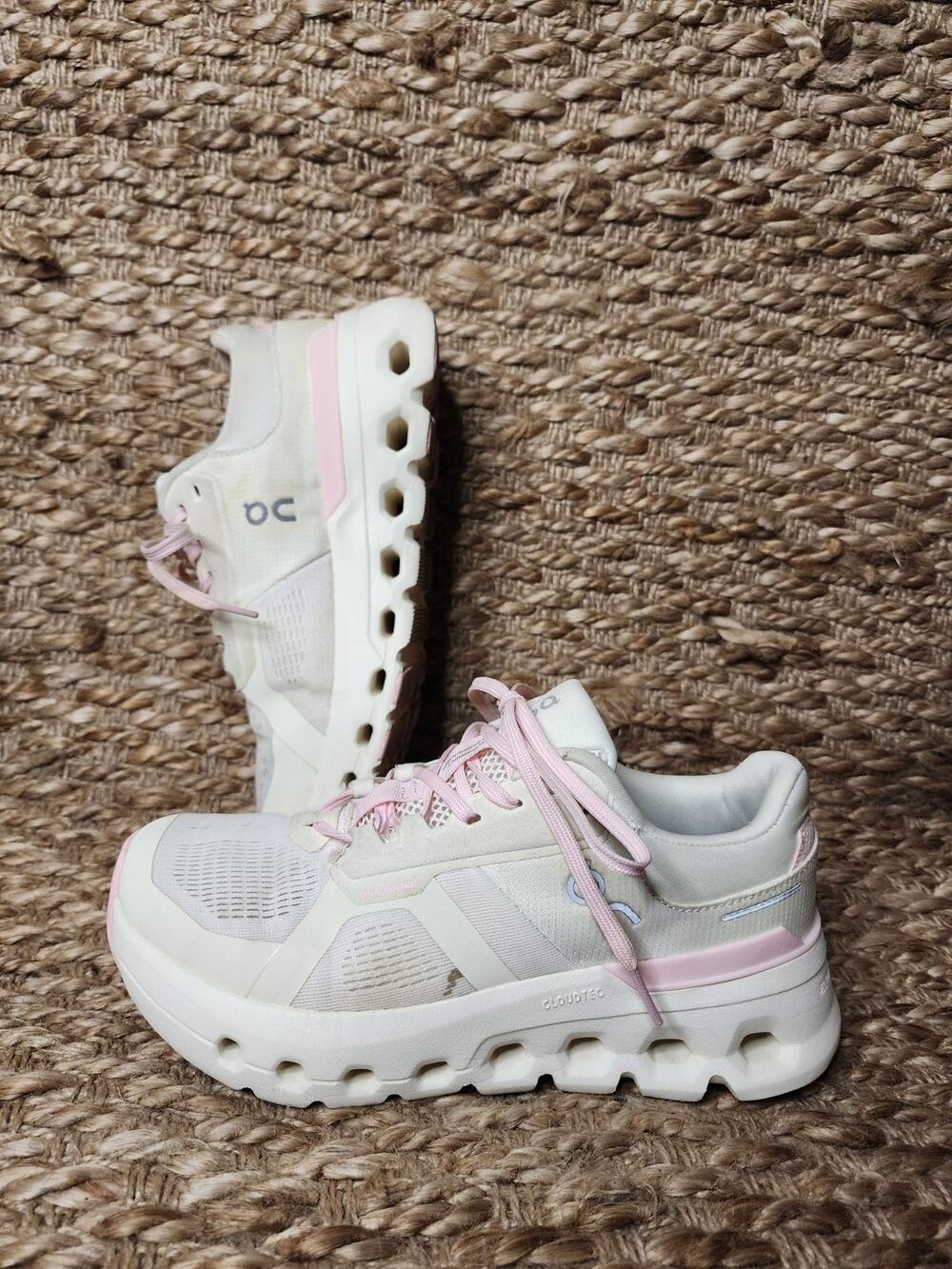 On Cloudrunner 2 Women's 6 White Mauve Pink Athletic Running Sneakers Shoes